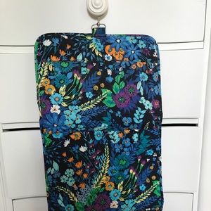 Vera Bradley Storage & Organization - Hanging Vera Bradley Jewelry Organizer Vera Bradley Storage & Organization - Hanging Vera Bradley Jewelry Organizer